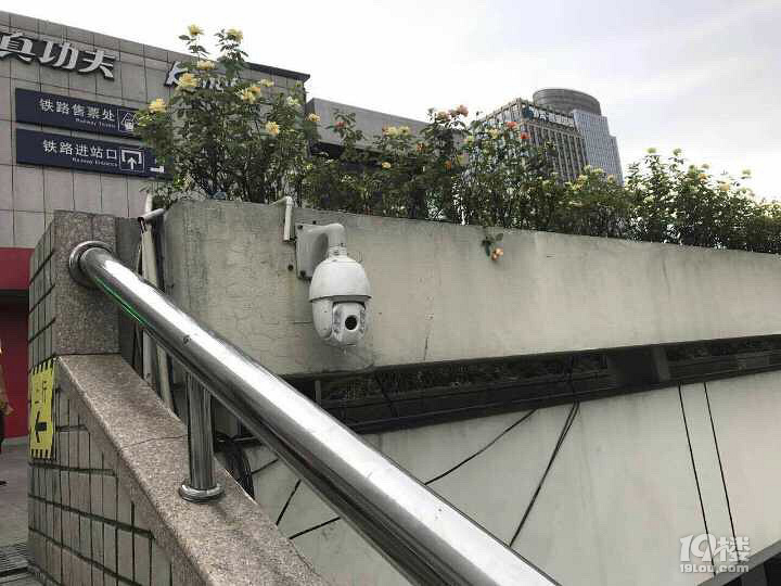 因违停被拍多次,男子报复杭州城站摄像头2