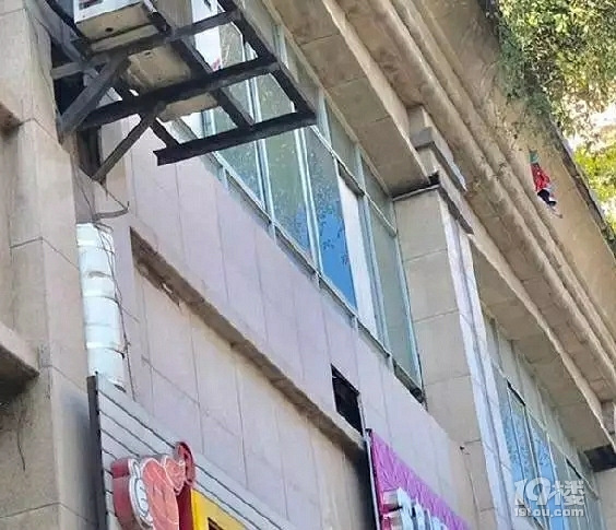 天上掉下来的除了林妹妹,还有可能是大理石