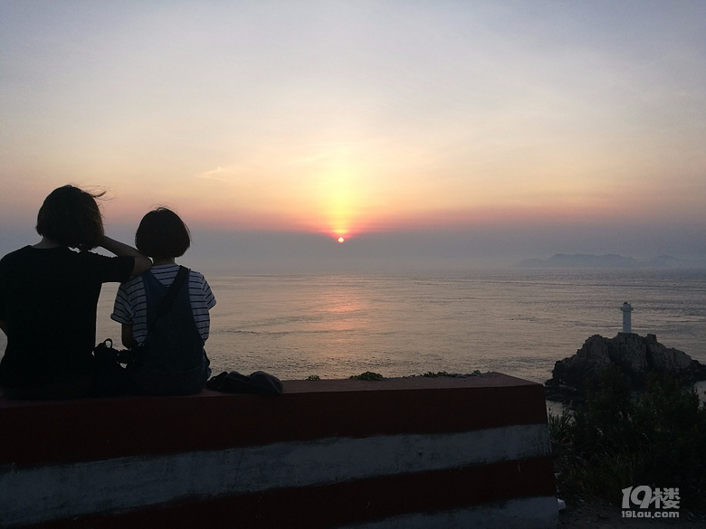 我在東極島,看海。