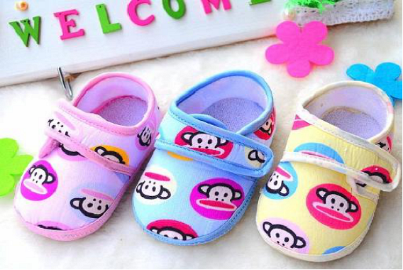 宝宝光脚好处多,爸妈不要不舍得_浙江美福宝妇