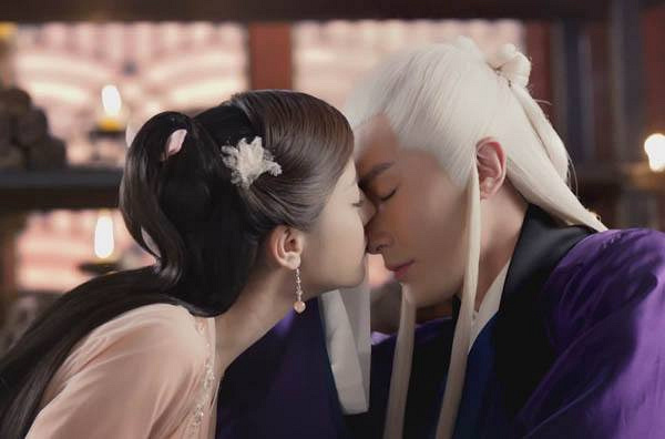 迪丽热巴绯闻男友盘点 除了鹿晗都有吻过-八卦