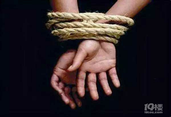 18岁女孩被 相亲 对象诱骗囚禁数日 遭4人殴打