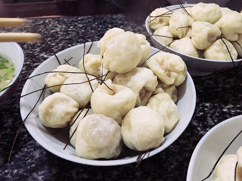 #早餐店#驱车80公里去湖州吃松毛汤包!