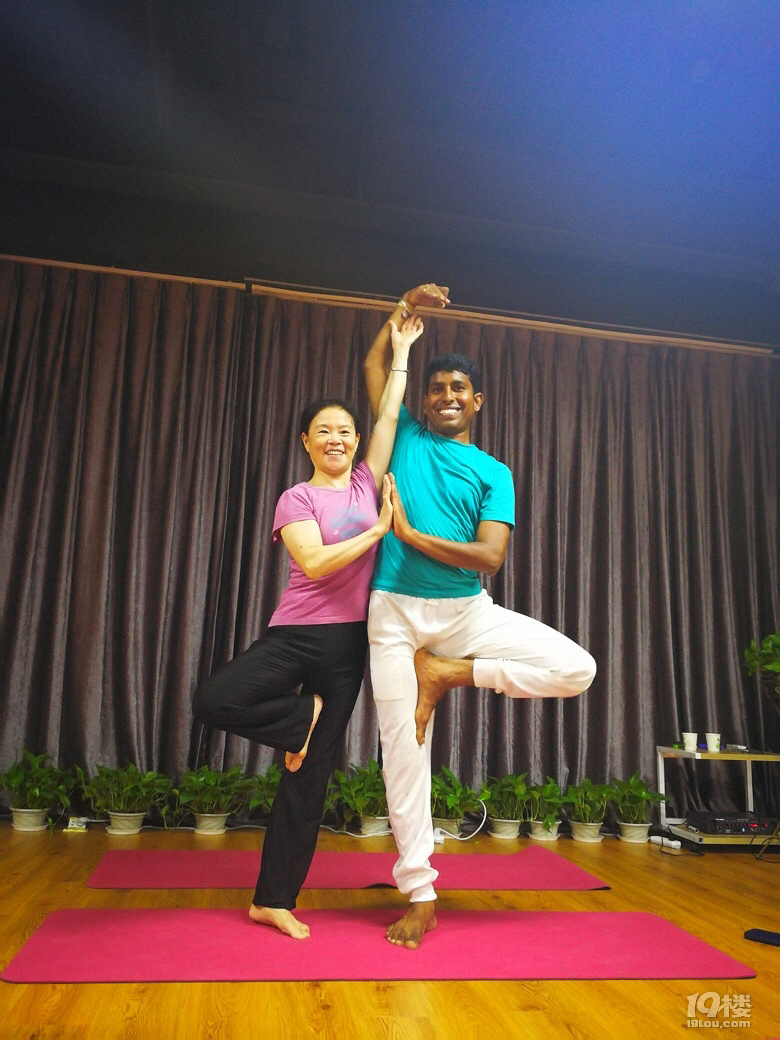 太拉国际来了一个印度瑜伽老师好可爱