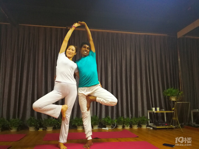 太拉国际来了一个印度瑜伽老师好可爱