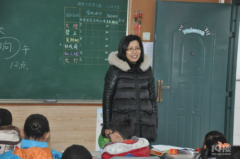 教书育人，严慈相济，亦师亦友