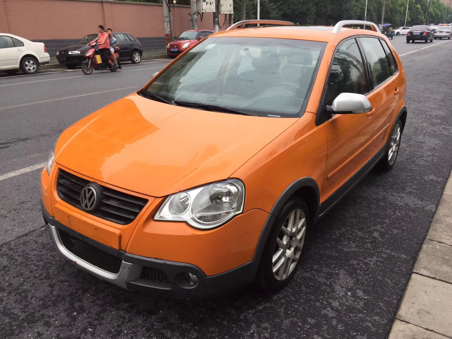 10年3月大众cross polo,1.6自动档带天窗,精品车况无事故