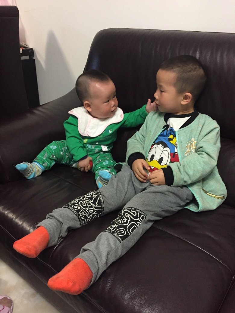 【拼poss】8哥哥,让我摸摸你的脸-妈咪宝宝秀