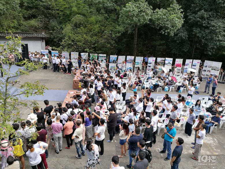 建德約你賞醉美秋色,大慈巖民宿村美如畫,李行亮也來助陣!