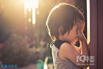 自闭症是如何造成的?自闭症的表现?-健康资讯