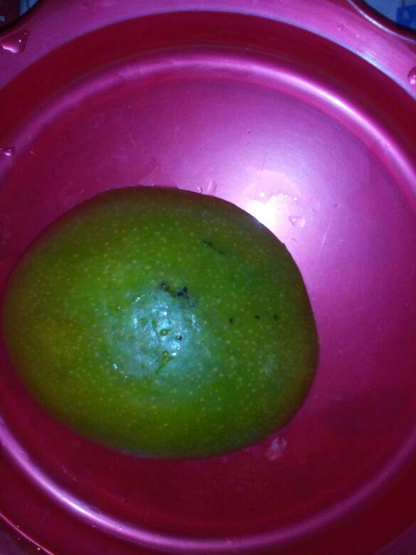 越南产的大青芒果简直太好吃了。果肉甜甜糯