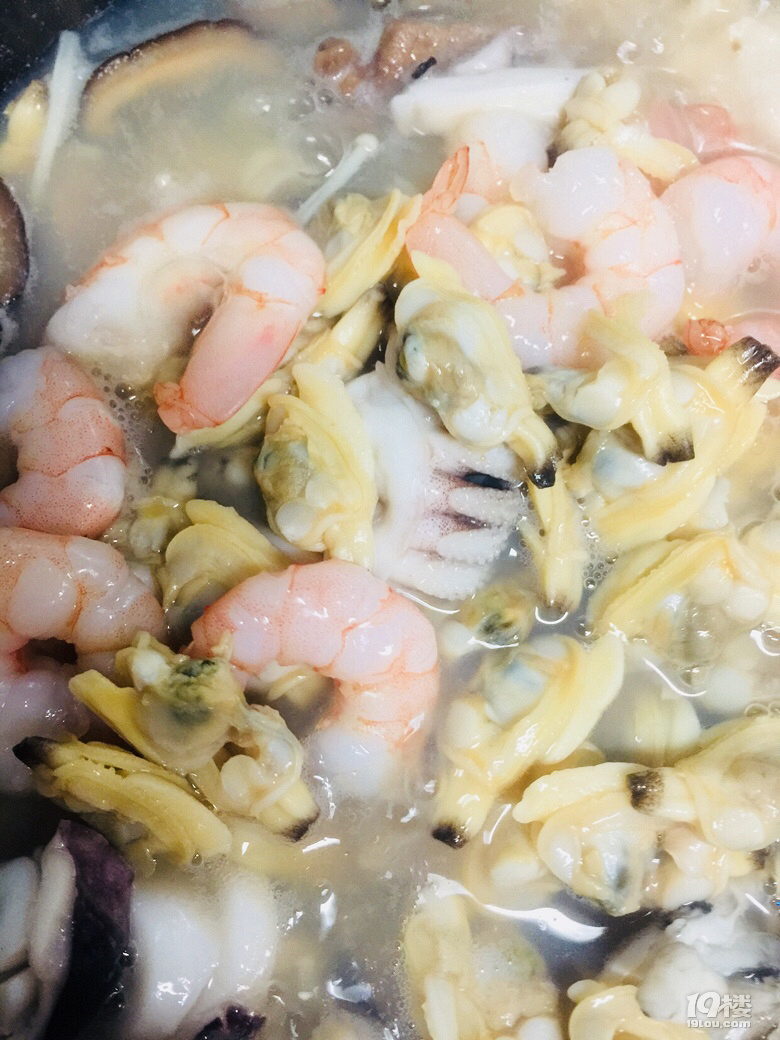 来一碗诱人的猫仔粥-19楼私房菜-杭州19楼