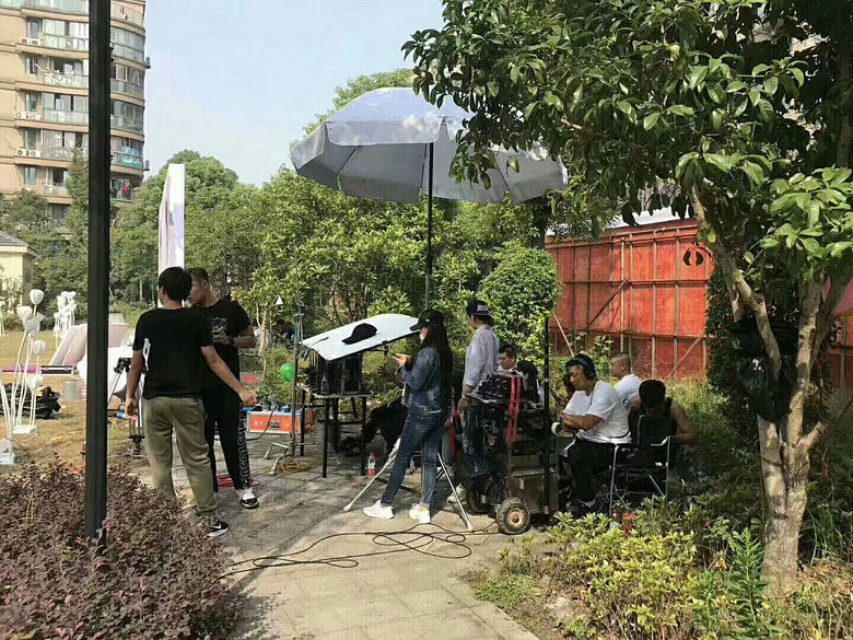 双线地铁口精装修公寓网红直播间_杭州19楼购