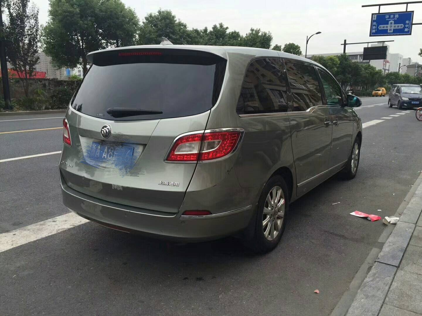 出售新款别克gl8胖头鱼,3.0排量,电动门,电尾门.喜欢的联系我