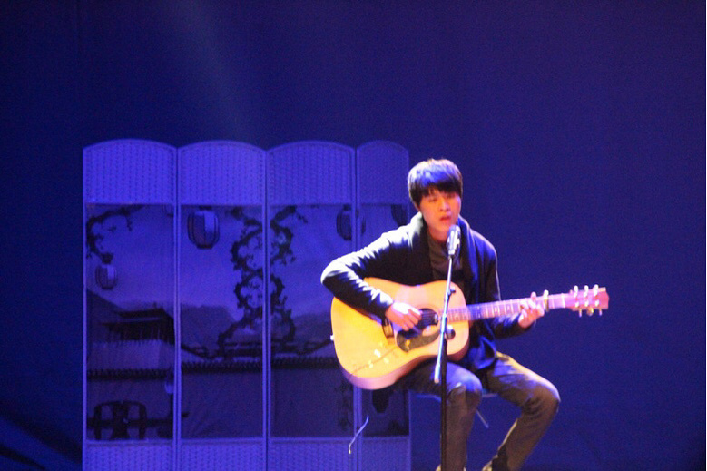 17毕业生,在琴行兼职过两年吉他老师,求职吉他