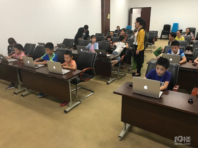 图书馆假日小队活动