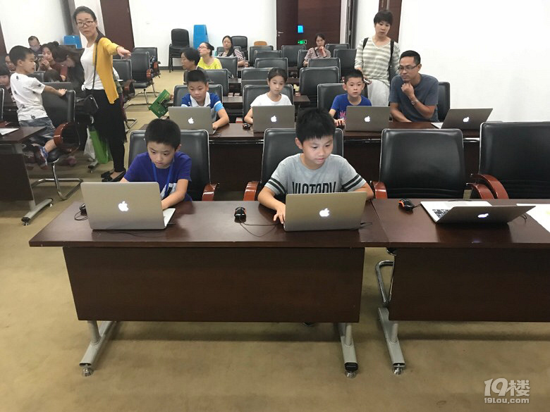 图书馆假日小队活动