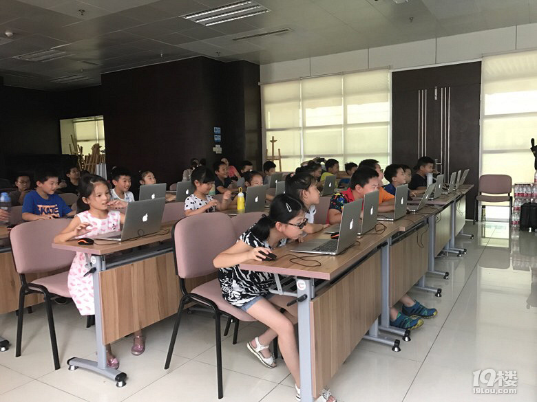 图书馆假日小队活动