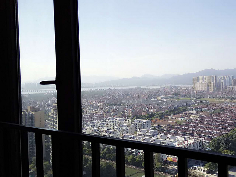 急租!滨江浦沿金盛曼城 3室1厅 次卧 朝西 超高