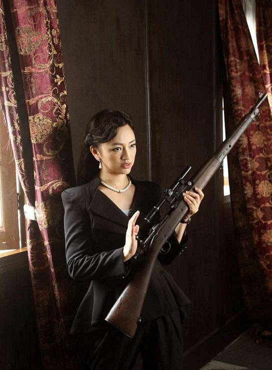 湖州19楼 娱乐开扒 帖子 她演什么,像什么,所以导演给她安排角色的