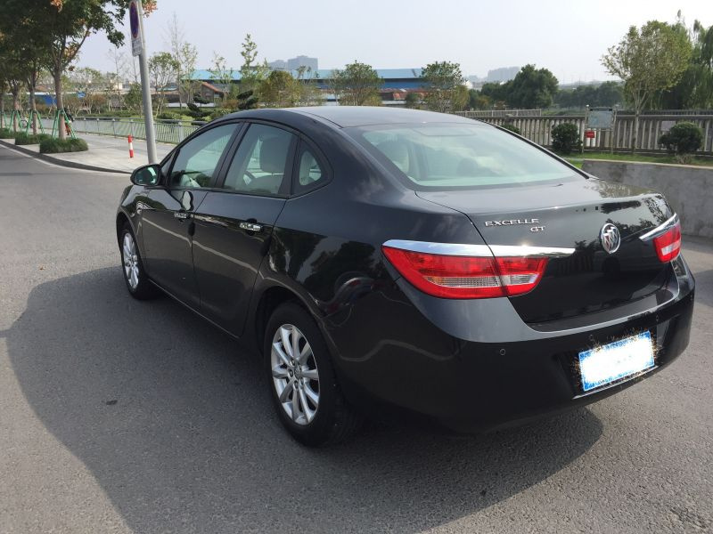 别克英朗gt1.6at高配 黑色