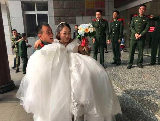 临安消防大队的这场婚礼上,新娘的一番话感动