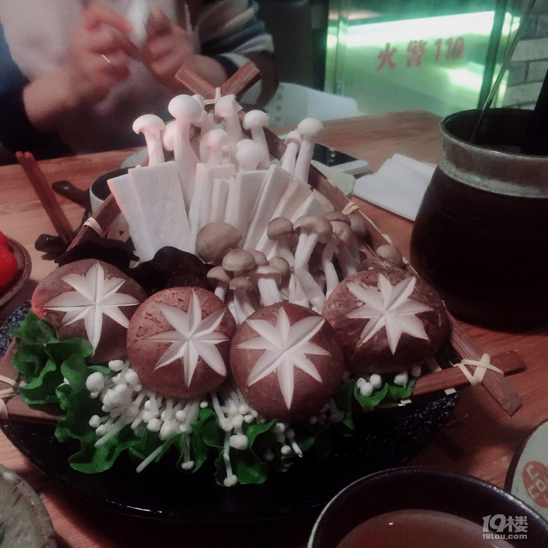 下周團(tuán)建,擼串還是吃火鍋?