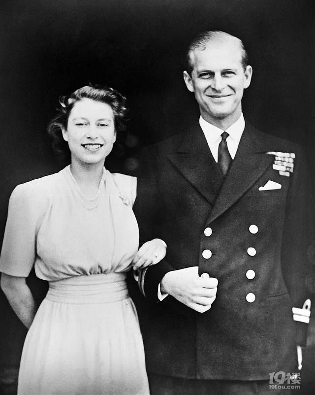 英国女王夫妇将庆结婚70周年 白金汉宫发布官方照