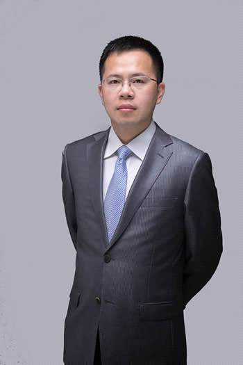 父亲被撞成植物人两年多,肇事司机买车买房就