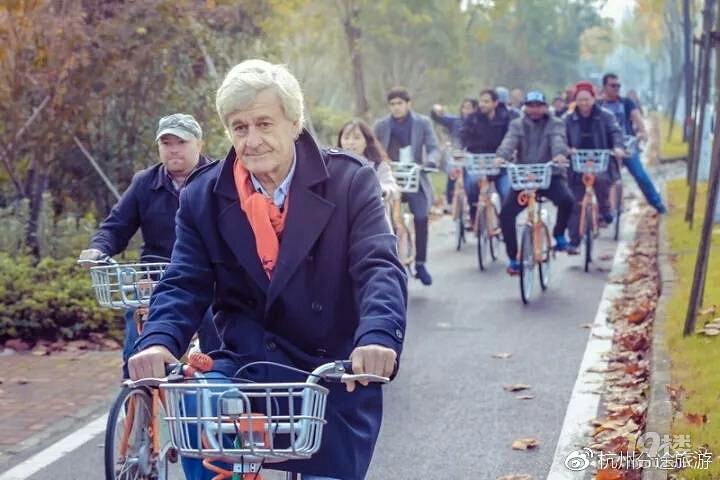 老外在莫干山骑共享单车邂逅最美乡村-结伴同