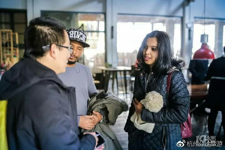 老外在莫干山骑共享单车邂逅最美乡村-结伴同