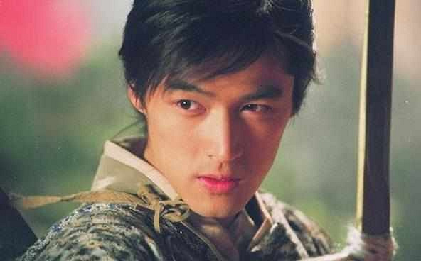 男星造型古装刘海:陈伟霆笑哭 张翰辣眼-八卦绯