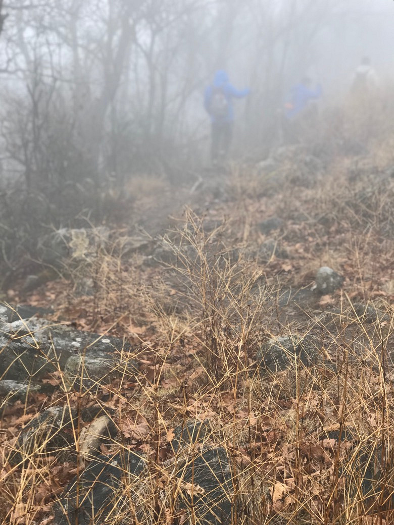 徒步7小时,吹最冷的风走最野的路,记录被登山精附体的一天