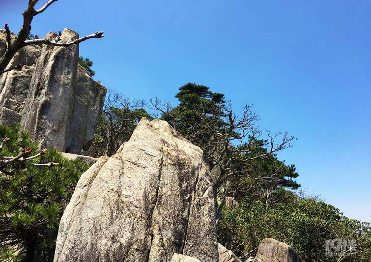 勇闯山巅云海,傲视天目七峰