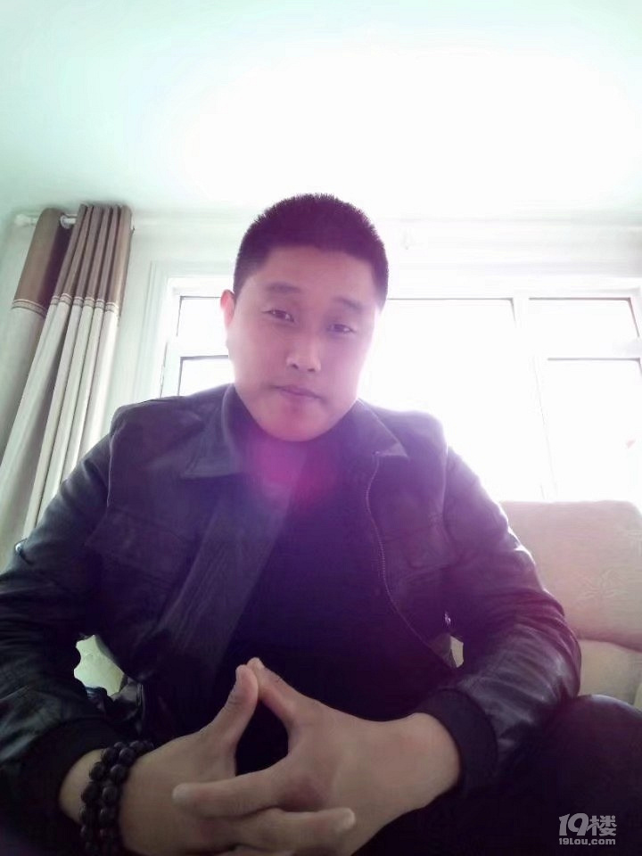 很简单的一个人很踏实。希望早点遇到你。。。