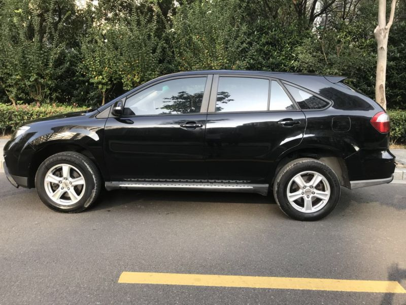 比亚迪s6自动最高配 黑色