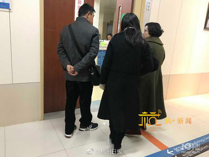 惨！昨晚下沙21岁年轻女孩被匕首刺入脖子隔壁躺着喝了药的男友