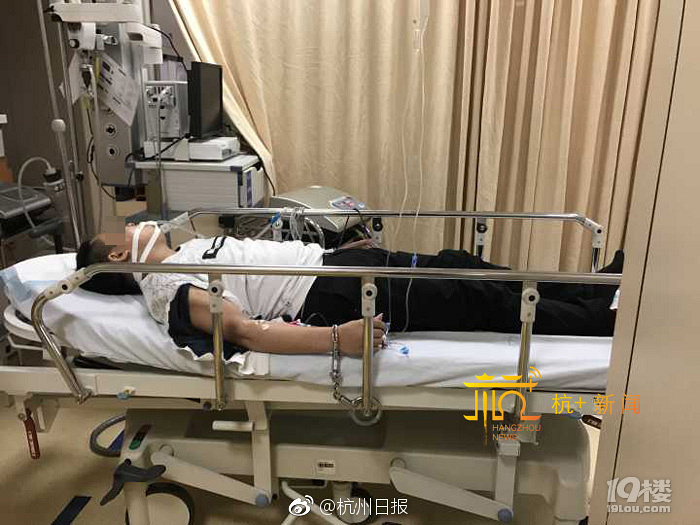 惨！昨晚下沙21岁年轻女孩被匕首刺入脖子隔壁躺着喝了药的男友