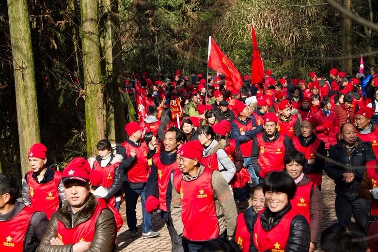 登高欲穷千里目,凭栏望远再启航
