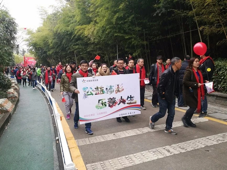 登高欲穷千里目,凭栏望远再启航
