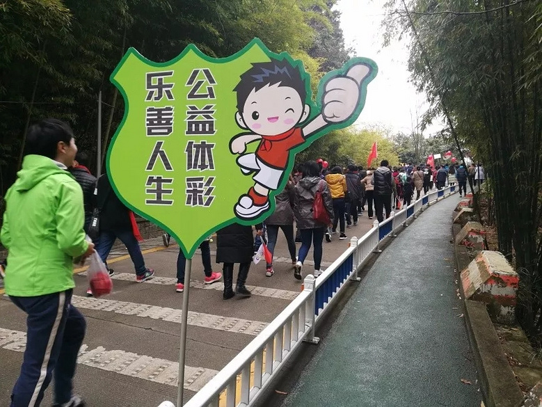 登高欲穷千里目,凭栏望远再启航