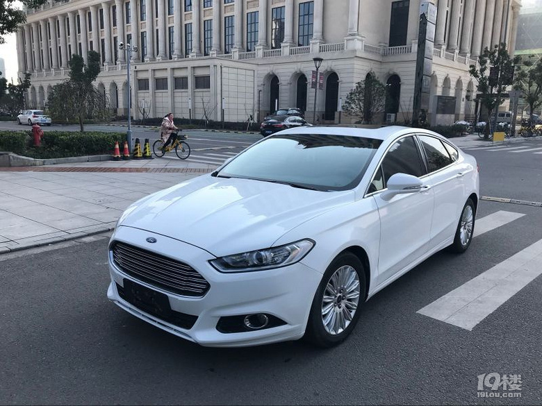 福特蒙迪欧 2.0t 新款 白色