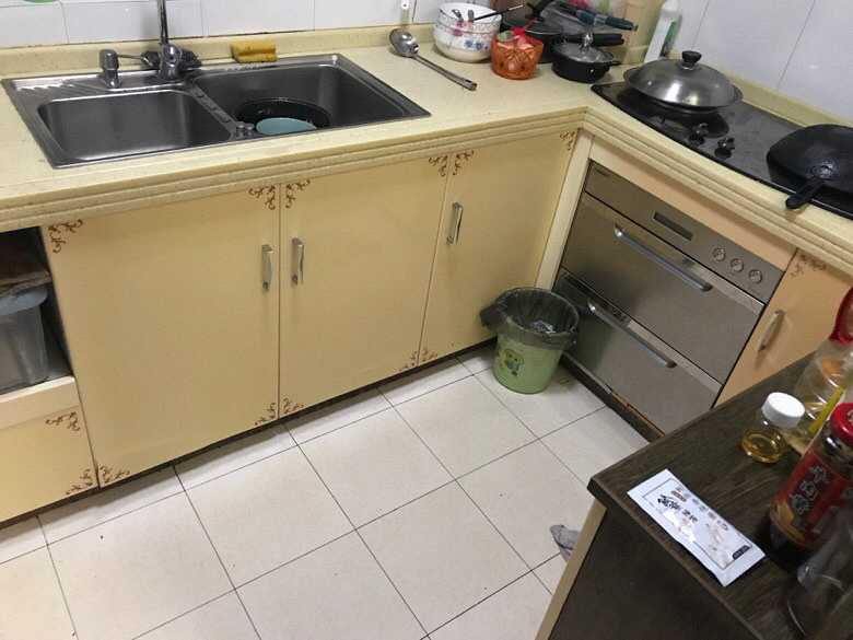 拱苑小区,环境安静,附近电影院,对面就是