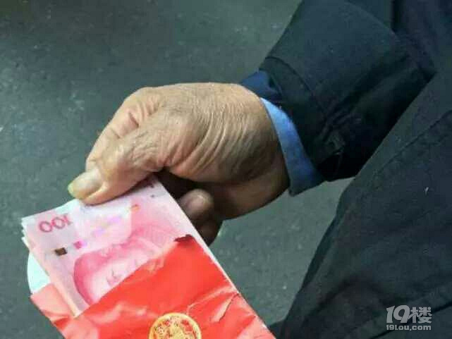 第10年!杭州一八旬老人年年送環(huán)衛(wèi)工溫暖紅包