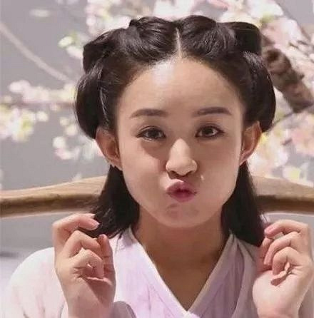 50岁了还能卖萌,女明星嘟嘟嘴有年龄限制吗