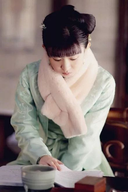 50岁了还能卖萌,女明星嘟嘟嘴有年龄限制吗