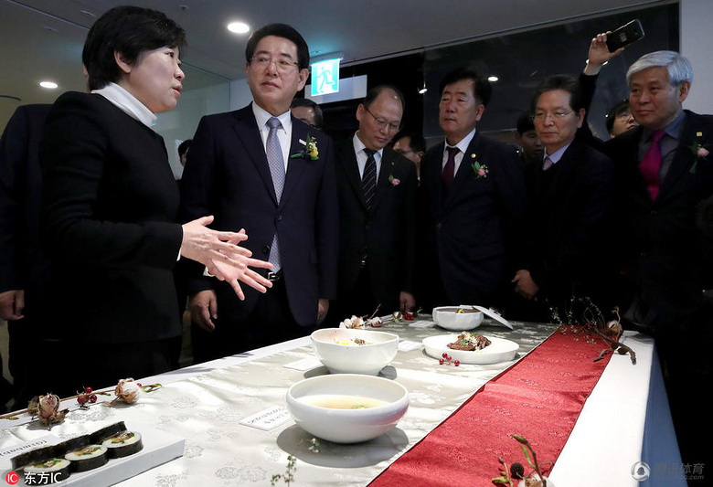 高清:食品供应商与冬奥委会签约合同 运动员食