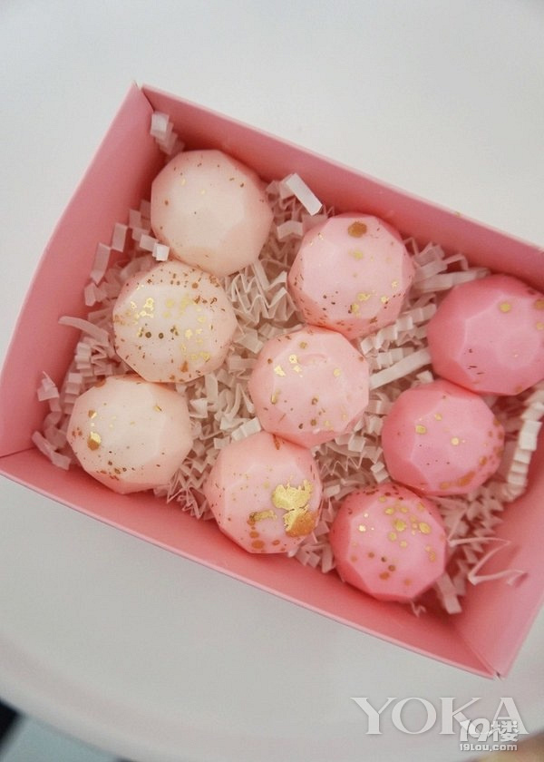 这13个甜蜜道具 送你一场冒粉红泡泡的情人节婚礼