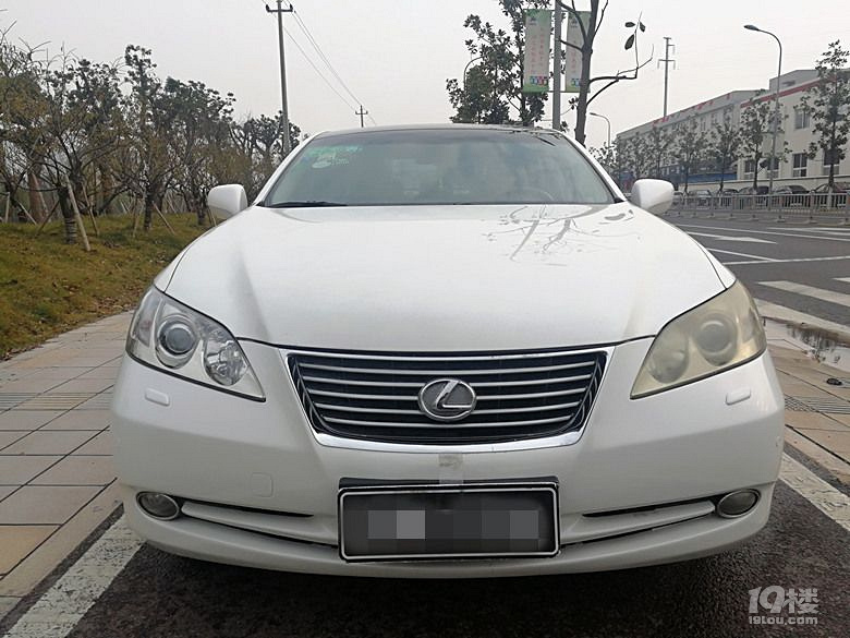 雷克萨斯es350豪华型 白色