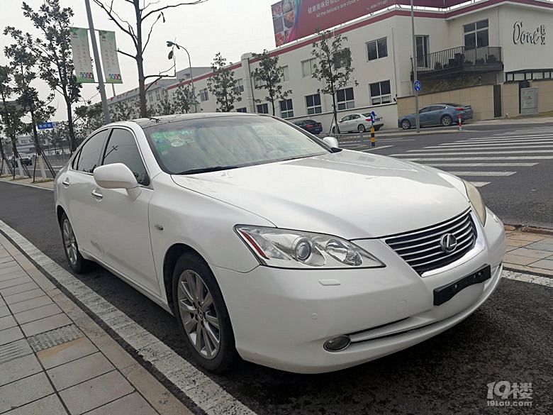 雷克萨斯es350豪华型 白色